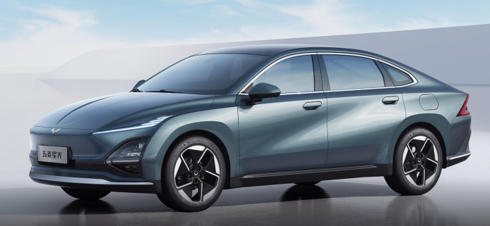 Wuling Starlight to go on presale at Guangzhou Auto Show