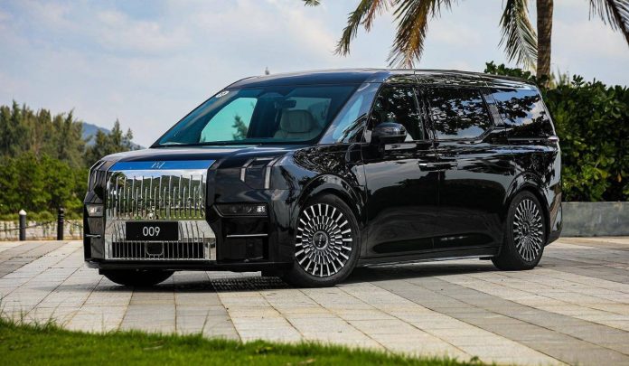 2024 Zeekr 009 all-electric MPV with 822 km range launched, price starts at 69,700 USD