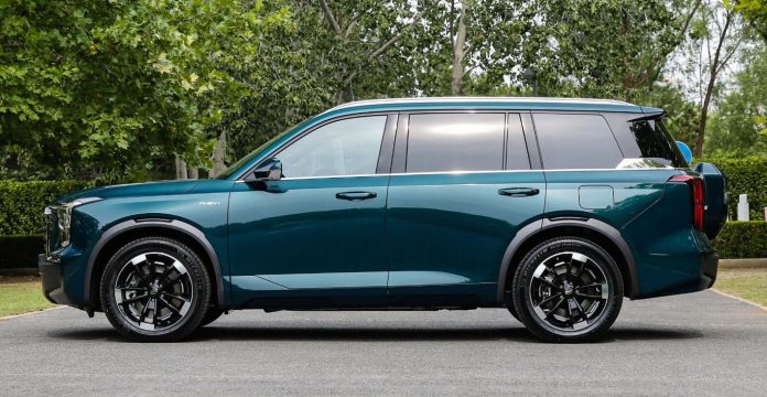 At 5.1 meters long, GAC Trumpchi ES9 PHEV SUV pre-sales starts at 31,400 USD in China