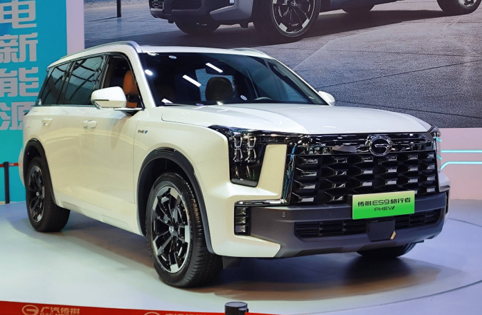 Trumpchi ES9 PHEV makes a debut at Chengdu Auto Show