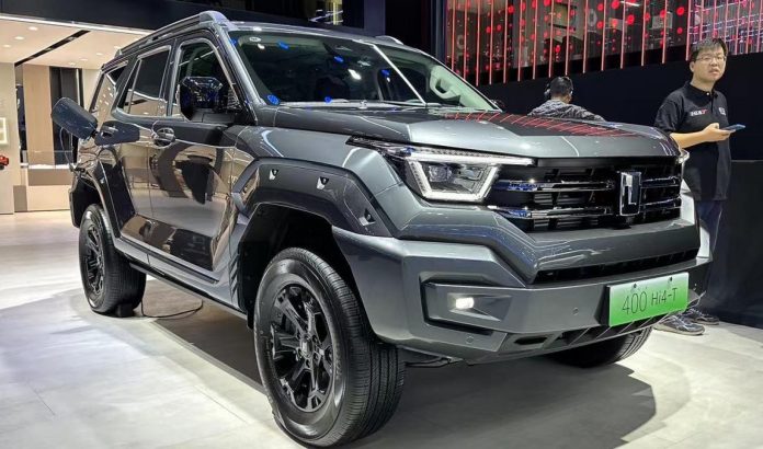Great Wall Motor’s Tank 400 Hi4-T started pre-sales. Price starts at 39,100 USD
