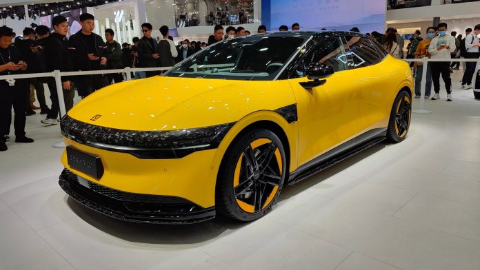 Zeekr 007 pre-orders in China. Starts at 31,730 USD with 870 km range