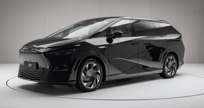 Xpeng X9 MPV starts presale for 54,000 USD in China