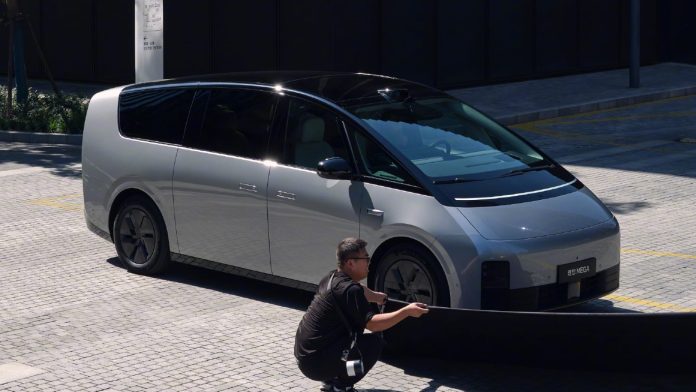 Li Auto Mega specs exposed with 102.7-kWh pack and 544 hp