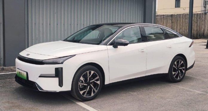 Geely Galaxy L6 hybrid sedan spotted without camo, will launch in Q3 2023