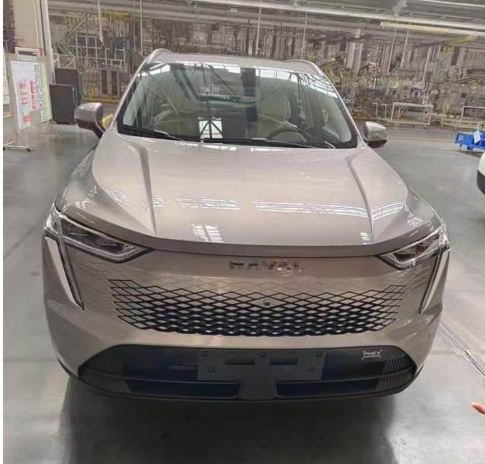 Haval B07 PHEV SUV spied in China