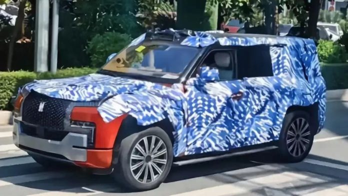 BYD’s Yangwang U8 spied in China in cool orange color