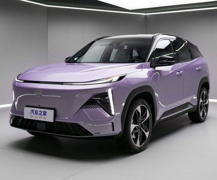 Geely Galaxy L7 PHEV SUV Seen From All Sides In China