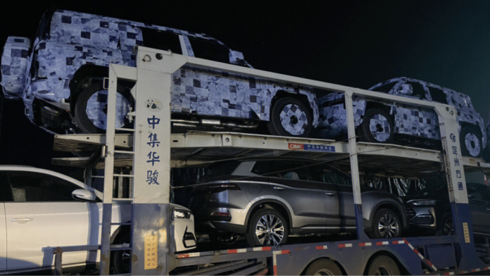 BYD Yangwang R1 Spied on Trailer in China With “Tank Turn” Feature