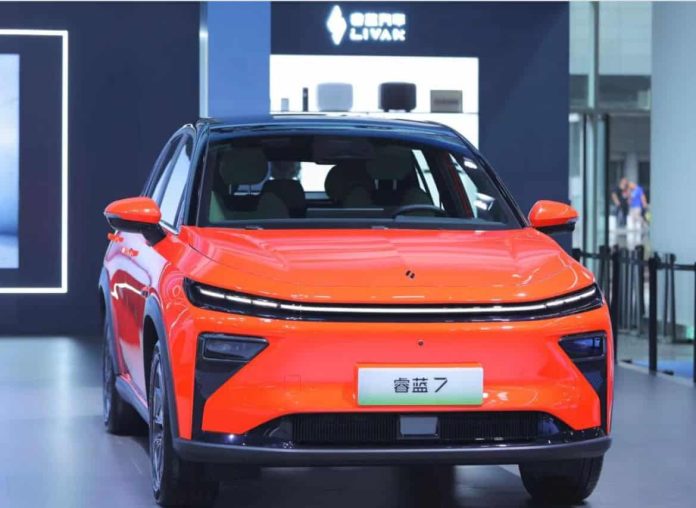 Geely Livan 7 all-electric SUV with battery swap and first China-made chip launched