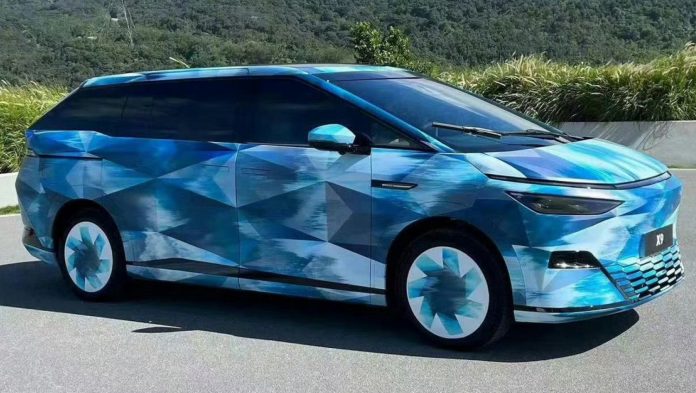 Xpeng X9 is the quirkiest Chinese MPV. New spy shots leaked online