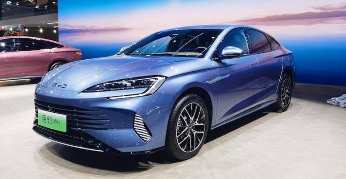 BYD Seal DM-i sedan starts pre-sale for 24,300 USD in China