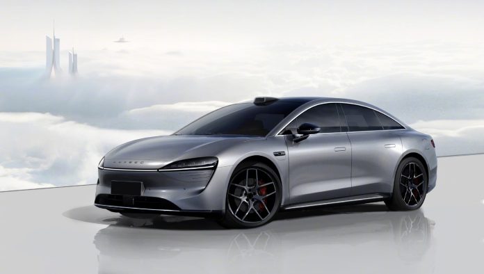 Luxeed sedan from Huawei and Chery officially presented. To launch this year