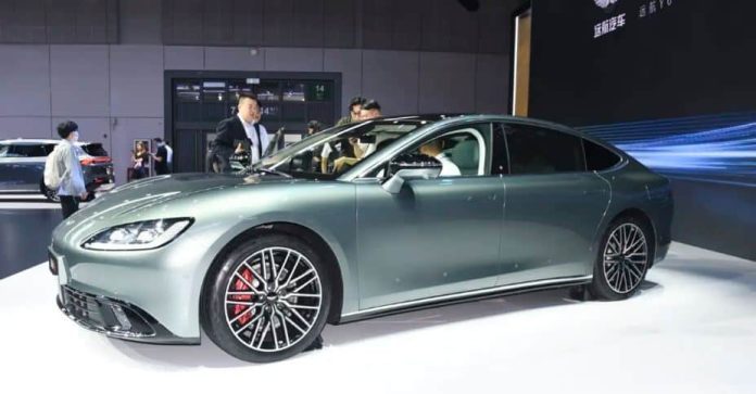Dayun Yuanhang’s all-electric Y6 sedan and H8 SUV with up to 1,020 km range will launch in August