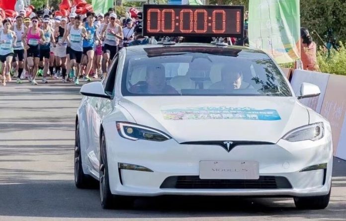 Tesla slashes prices of premium models by 45,000 yuan (6,204 USD) in China