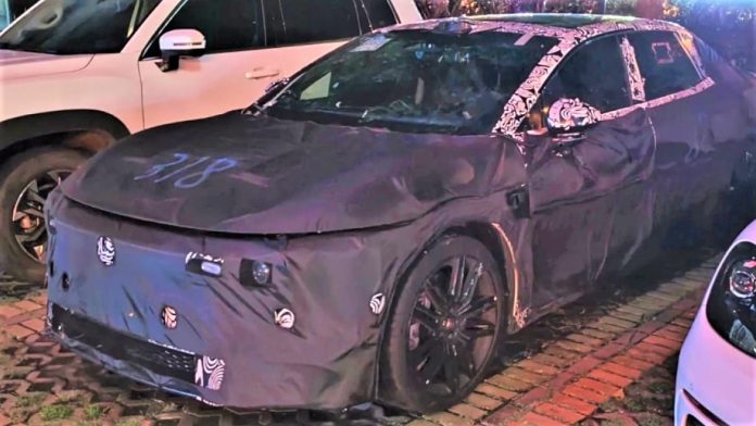 Zeekr CS1E electric sedan was spied in China. To debut in Q3 2023