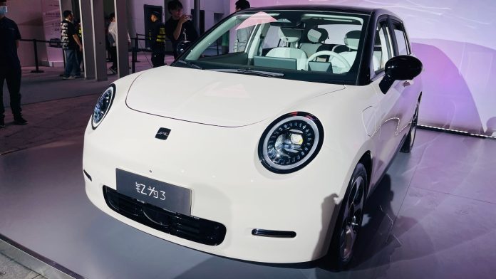 Nio’s manufacturer JAC opened pre-orders for Yiwei 3 EV. Starting from 13,970 USD