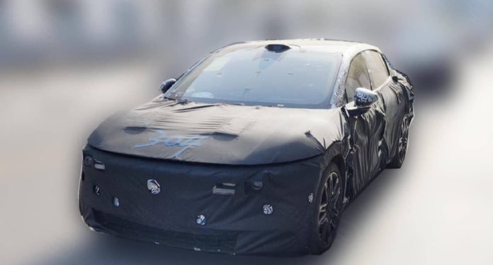 Zeekr’s fourth model CS1E sedan spotted in heavy camo