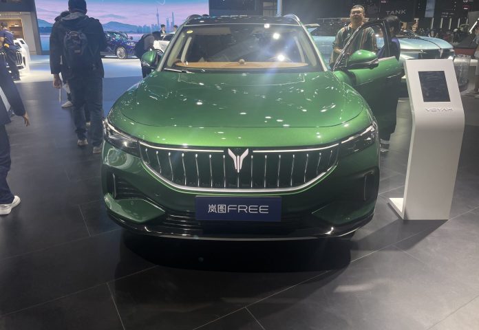 Huawei builds EV partnership with Dongfeng’s Voyah
