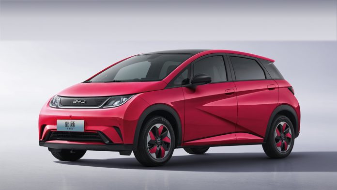 New BYD Dolphin enters China with a starting price of 13,865 USD