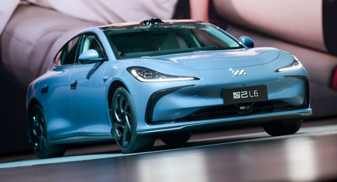 IM L6 with semi-solid-state battery enters market, price starts at 30,400 USD