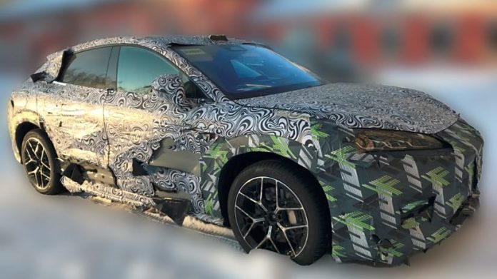 BYD hides a Yangwang U7 wagon inside a Denza Z9 GT mule