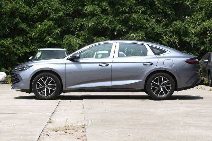 5,000 BYD Qin L sedans delivered in 3 days as sales rooms packed