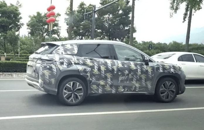 New BYD PHEV spied in China – Song L DM-i uses 5th generation tech
