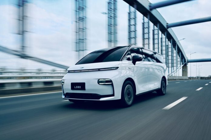LEVC L380 with over 800 km all-electric range launches in China