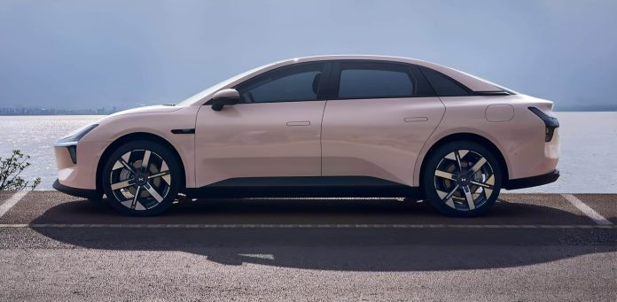 Xpeng Mona M03 all-electric hatchback opens for reservations