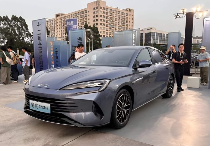 BYD launches Seal 07 DM-i: 2,000 km range and 3.4L/100 km fuel efficiency