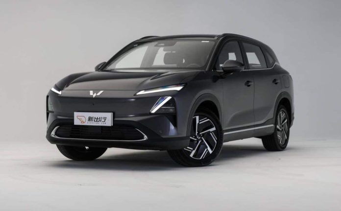 Wuling Starlight S launched at 14,000 USD, available in PHEV and EV