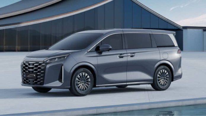 BYD Xia is 5.1-meter MPV with DM system and 42,300 USD starting price