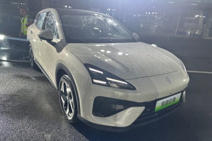 SAIC, GM & Wuling launched Baojun Yunhai SUV for 15,450 USD in China