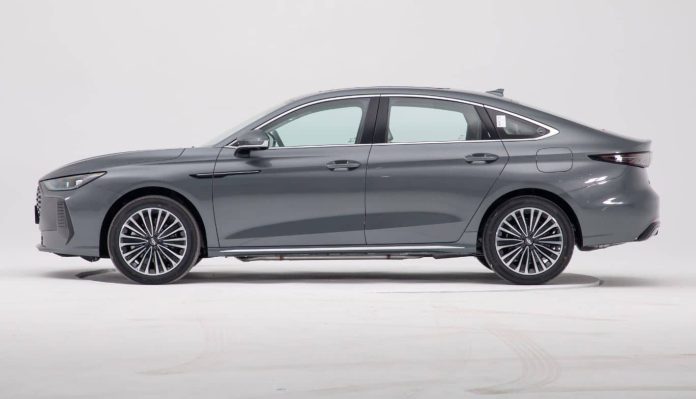 Chery Fulwin A8L C-DM plug-in hybrid sedan debuts