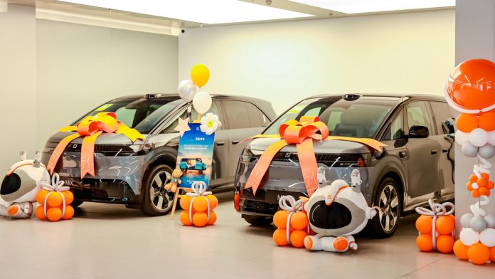 Zeekr Mix minivan started deliveries in China a day after the launch
