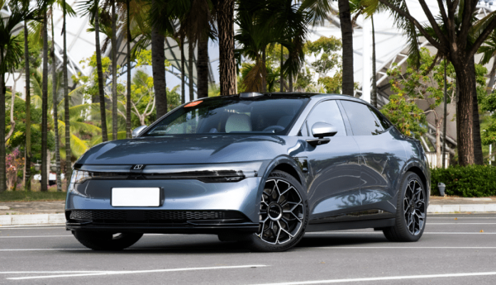Sunday China Drive | Zeekr 007: fast and luxurious