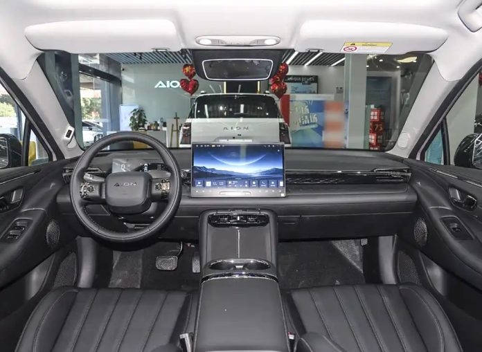 AION RT Electric Sedan Hits the Market, Starting at 119,800 Yuan