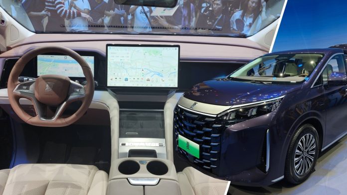 BYD Xia PHEV minivan reveals interior with heated and ventilated third-row seats