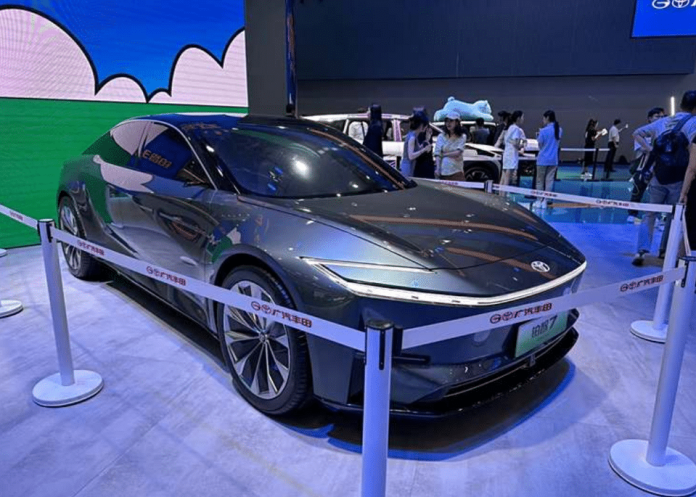 Toyota bZ7 debuts – a China only all-electric sedan likely with a BYD powertrain