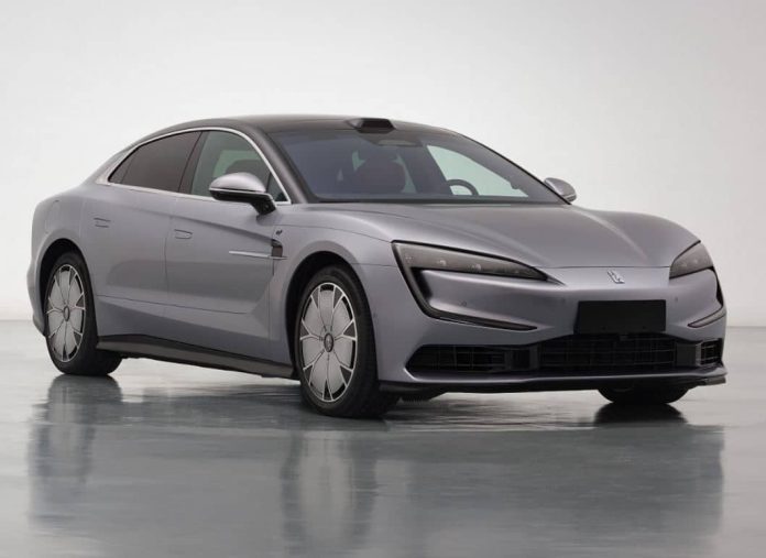 BYD’s Yangwang U7 PHEV exposed with 2.0T engine and four electric motors, has 180 km pure electric range