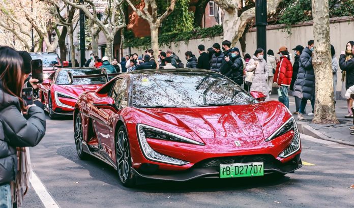 Police fined BYD’s Yangwang U9 driver for street dance