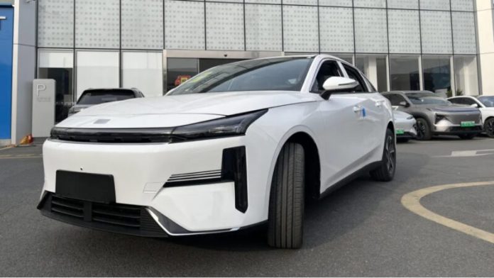 Geely Galaxy L6 EM-i reached dealers ahead of the sales start