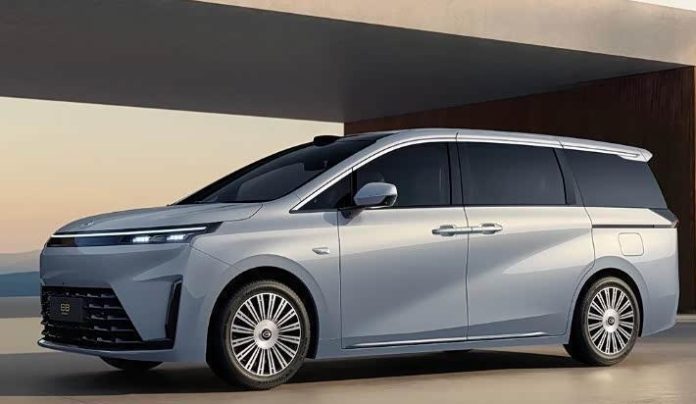 GAC Unveils Trumpchi E8 PHEV: A Tech-Forward Luxury MPV with LiDAR and 127-Mile EV Range